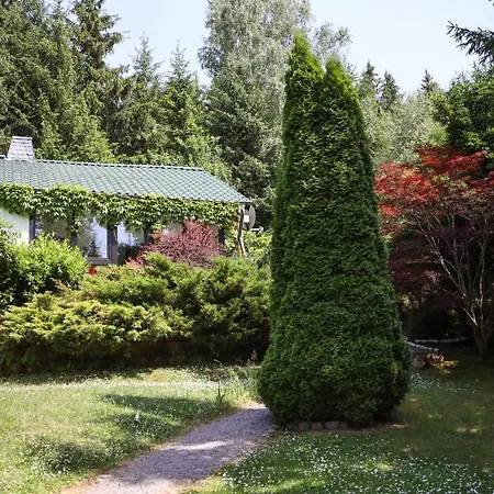 Idyllisches Am Wald *