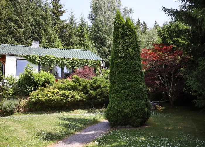 Idyllisches Am Wald *